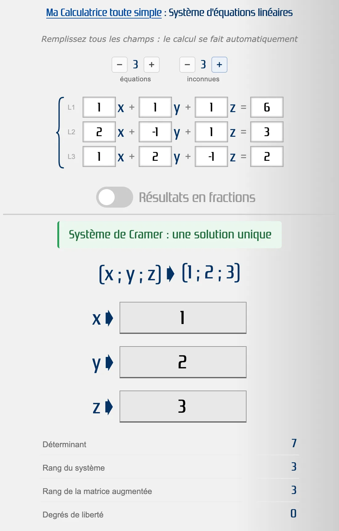 Système de trois équations à trois inconnues résolu par la calculatrice